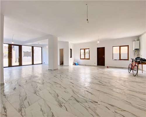 Spatiu Comercial Modern, Parter, 135 mp, 4 Parcari, Bulgaria