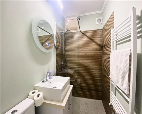 Prima inchiriere! Apartament 2 camere, renovat complet, Ultra Central,  Piata Mihai Viteazul