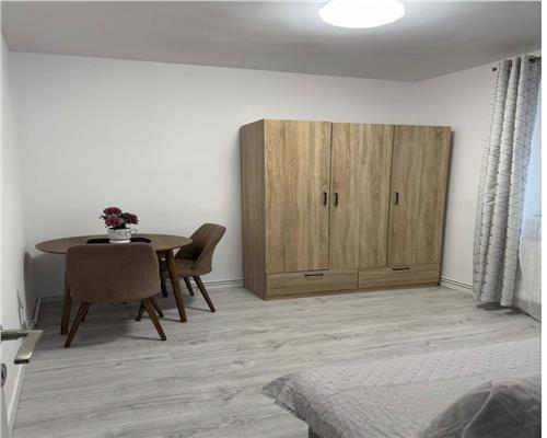 Apartament 3 camere, decomandat, mobilat, utilat, Gheorghieni.