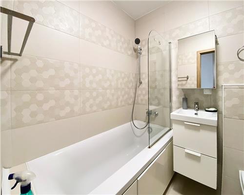 Apartament 2 camere, decomandat, bloc nou, terasa, parcare, Andrei Mureșanu.