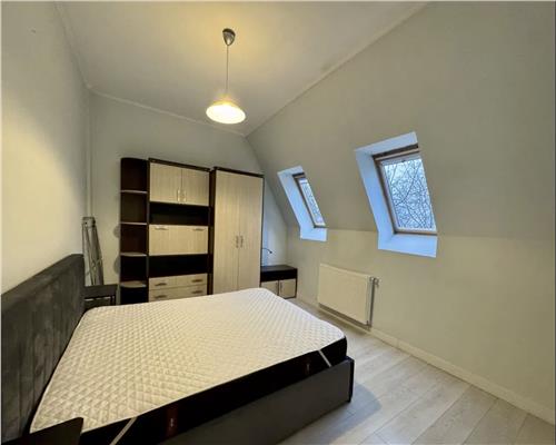 Apartament 3 camere, bloc tip vila, parcare, Andrei Mureșanu.