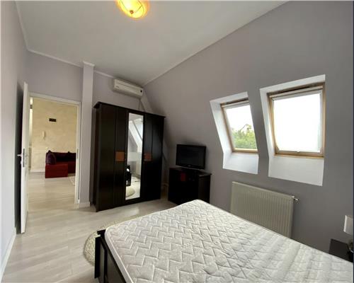 Apartament 3 camere, bloc tip vila, parcare, Andrei Mureșanu.