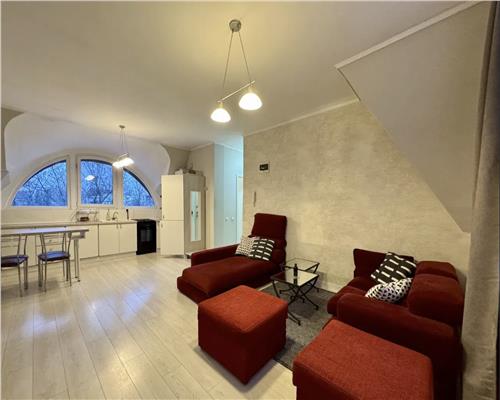 Apartament 3 camere, bloc tip vila, parcare, Andrei Mureșanu.