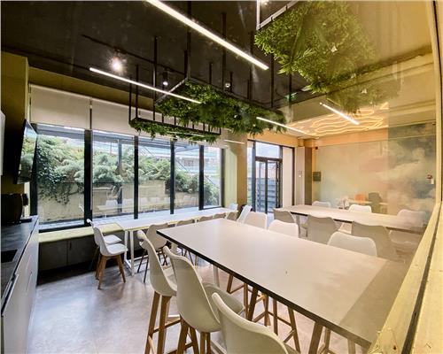Spatiu comercial 250 mp + terasa 70 mp, Grigorescu, Parter, Ideal HoReCa / Showroom
