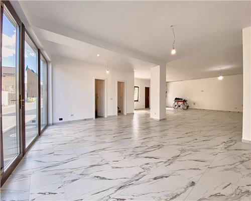 Spatiu Comercial Modern, Parter, 135 mp, 4 Parcari, Bulgaria