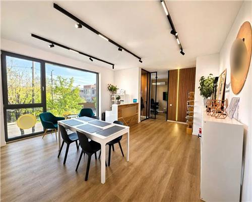 Spatiu office modern, 70 mp, terasa + parcare, cladire noua, semicentral