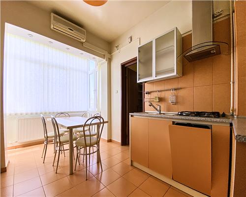 Apartament 3 camere, decomandate, S 100 mp, garaj, str. Hajdeu.