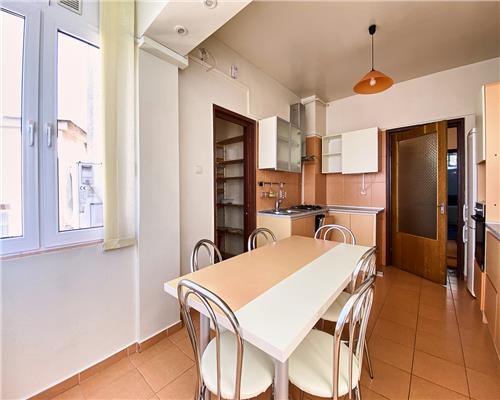 Apartament 3 camere, decomandate, S 100 mp, garaj, str. Hajdeu.
