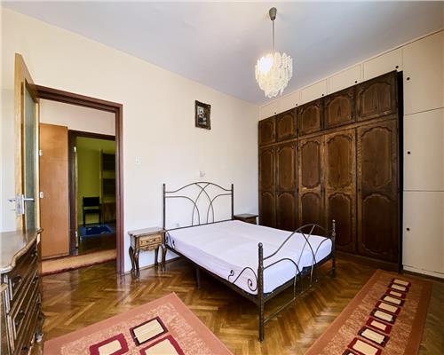 Apartament 3 camere, decomandate, S 100 mp, garaj, str. Hajdeu.