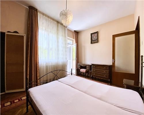 Apartament 3 camere, decomandate, S 100 mp, garaj, str. Hajdeu.