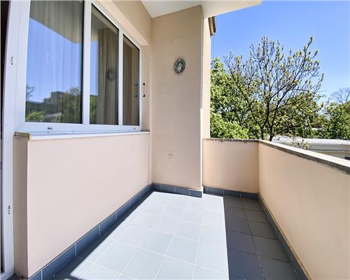 Apartament 3 camere, decomandate, S 100 mp, garaj, str. Hajdeu.