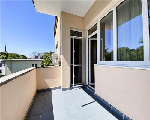 Apartament 3 camere, decomandate, S 100 mp, garaj, str. Hajdeu.