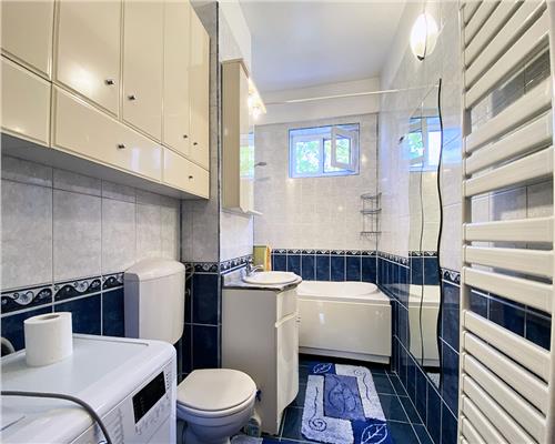 Apartament 3 camere, decomandate, S 100 mp, garaj, str. Hajdeu.