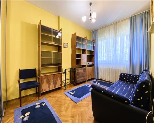 Apartament 3 camere, decomandate, S 100 mp, garaj, str. Hajdeu.
