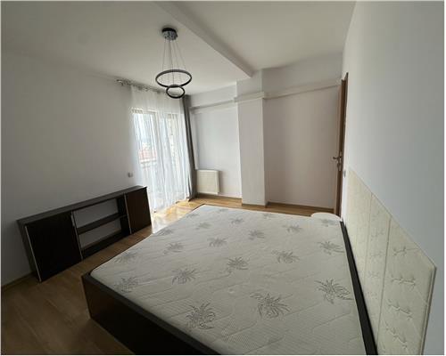 Apartament 3 camere, decomandat,  parcare, zona Centrala.