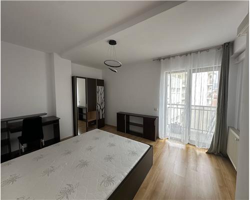 Apartament 3 camere, decomandat,  parcare, zona Centrala.