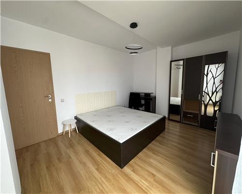 Apartament 3 camere, decomandat,  parcare, zona Centrala.