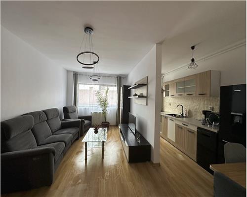Apartament 3 camere, decomandat,  parcare, zona Centrala.