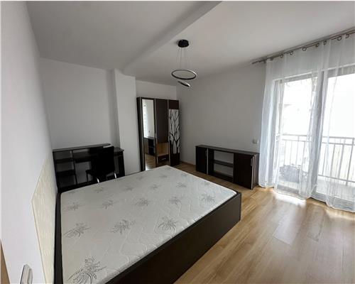 Apartament 3 camere, decomandat,  parcare, zona Centrala.