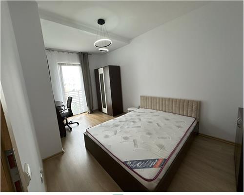 Apartament 3 camere, decomandat,  parcare, zona Centrala.