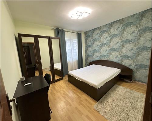 Apartament 3 camere, bloc nou, parcare, zona Semicentrală.