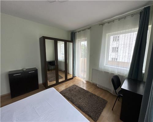 Apartament 3 camere, bloc nou, parcare, zona Semicentrală.