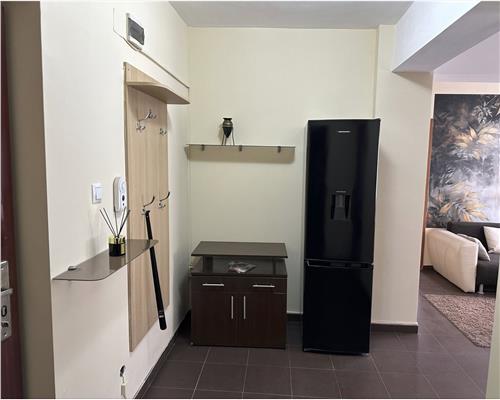 Apartament 3 camere, bloc nou, parcare, zona Semicentrală.