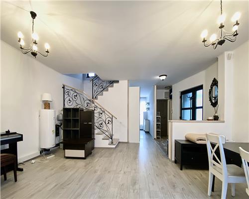 Duplex premium cu 4 camere, sistem fotovoltaic 8,7 kW si 300 mp teren ,White House, Floresti