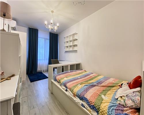 Duplex premium cu 4 camere, sistem fotovoltaic 8,7 kW si 300 mp teren ,White House, Floresti