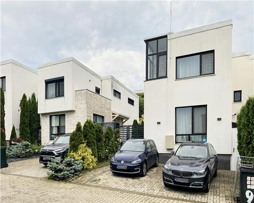 Duplex premium cu 4 camere, sistem fotovoltaic 8,7 kW si 300 mp teren ,White House, Floresti