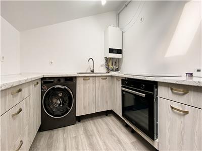 Apartament 3 camere, 2 dormitoare, bloc nou, parcare,  str. Colinei
