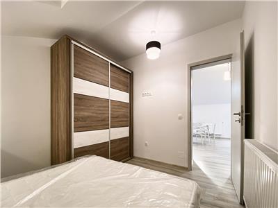 Apartament 3 camere, 2 dormitoare, bloc nou, parcare,  str. Colinei