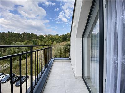 Apartament 3 camere, 2 dormitoare, bloc nou, parcare,  str. Colinei