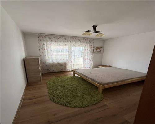 Apartament 2 camere, decomandat, zona Calea Turzii.