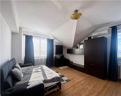 Apartament 2 camere, decomandat, zona Calea Turzii.