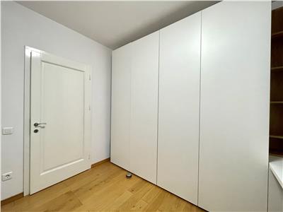 Apartament 3 camere, S 68 mp + parcare, zona Grand Hotel Italia.