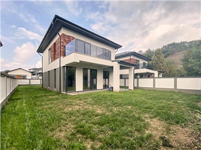 Casa individuala moderna, 4 camere, 120 mp + 450 mp teren, garaj,  Sannicoara,