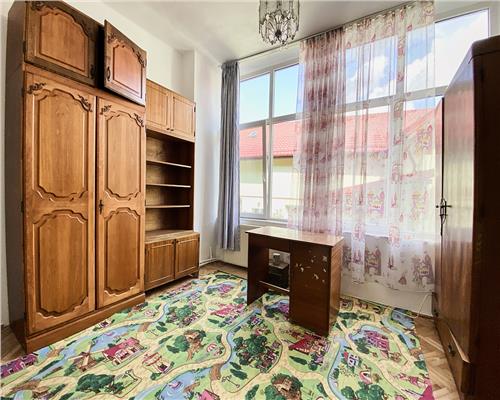 Apartament 4 camere in vila, S110 mp, 2 bai + parcare, Gruia,  str. Mecanicilor