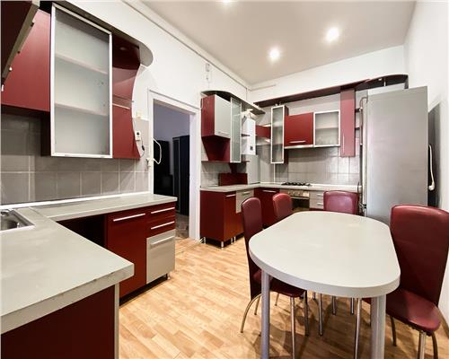 Apartament 4 camere in vila, S110 mp, 2 bai + parcare, Gruia,  str. Mecanicilor