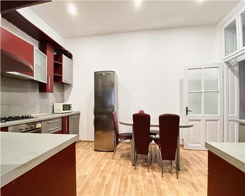 Apartament 4 camere in vila, S110 mp, 2 bai + parcare, Gruia,  str. Mecanicilor
