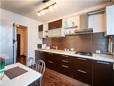 Apartament 2 camere DECOMANDAT, 54 mp + 16mp Terasa, 1/3, aproape de Grand Hotel Italia, zona Buna Ziua