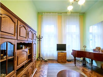 Apartament 4 camere, str. Universitatii, zona Ultracentrala