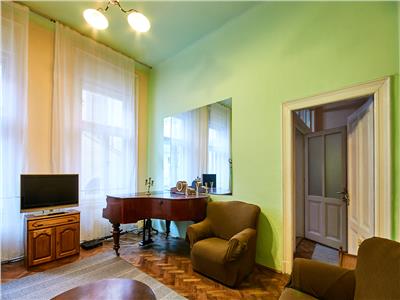 Apartament 4 camere, str. Universitatii, zona Ultracentrala