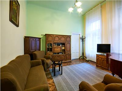 Apartament 4 camere, str. Universitatii, zona Ultracentrala