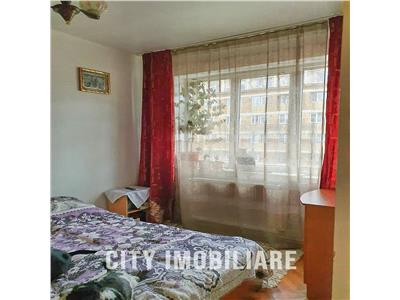 Apartament 2 camere, semidecomandat, S 43 mp, Horea.