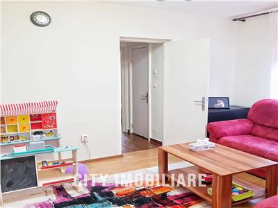 Apartament 3 camere, mobilat, utilat, semidecomandat, Aleea Ciucas.