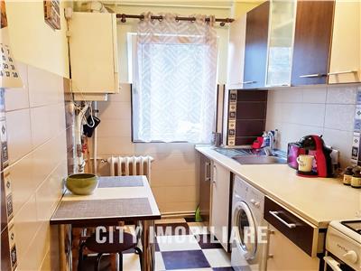 Apartament 3 camere, mobilat, utilat, semidecomandat, Aleea Ciucas.