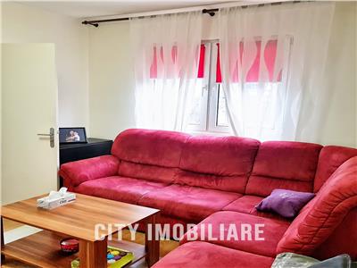 Apartament 3 camere, mobilat, utilat, semidecomandat, Aleea Ciucas.