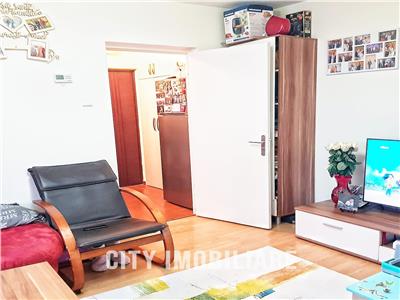 Apartament 3 camere, mobilat, utilat, semidecomandat, Aleea Ciucas.