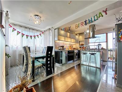 Apartament 3 camere LUX, S-98mp+12 mp. balcon+parcare